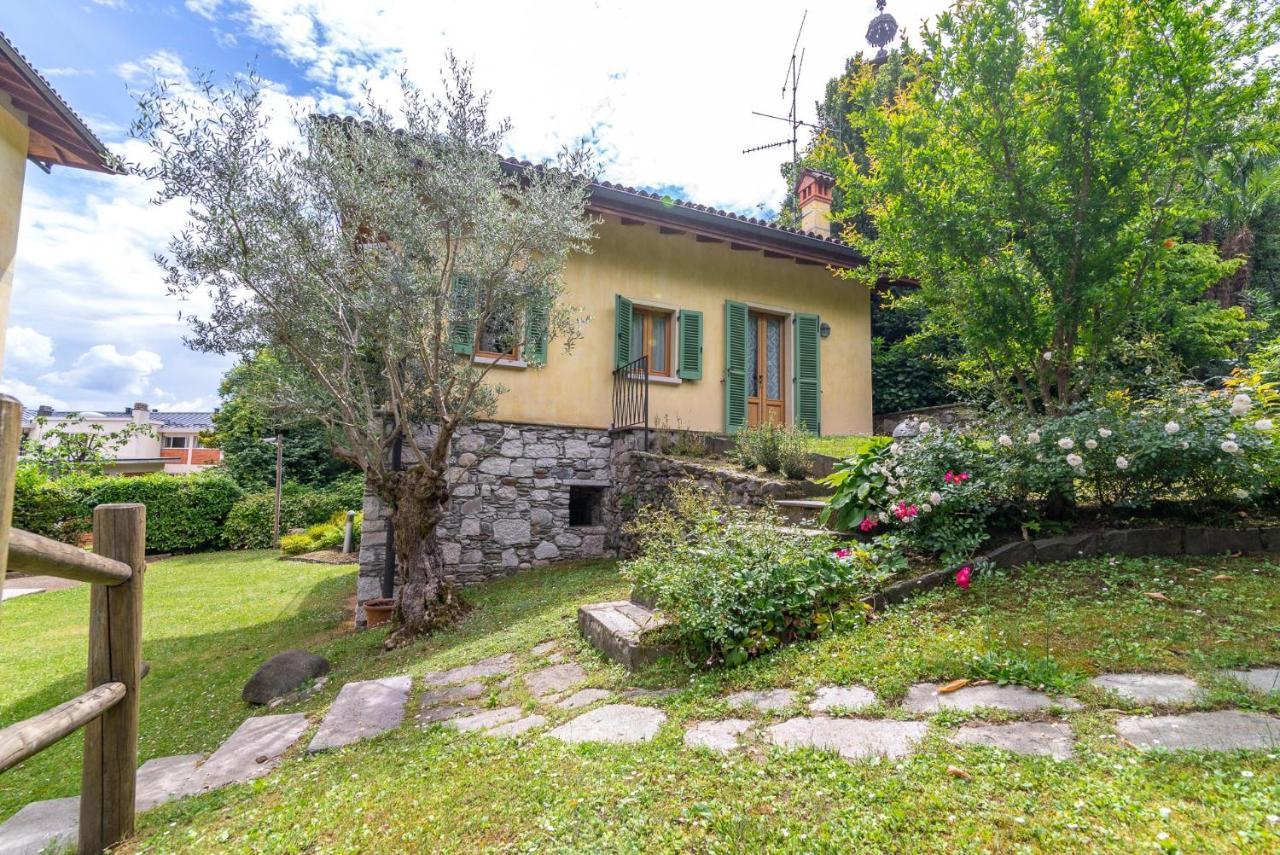 Ferienhaus La Dependance Immersa Nel Parco Della Isabella Stresa