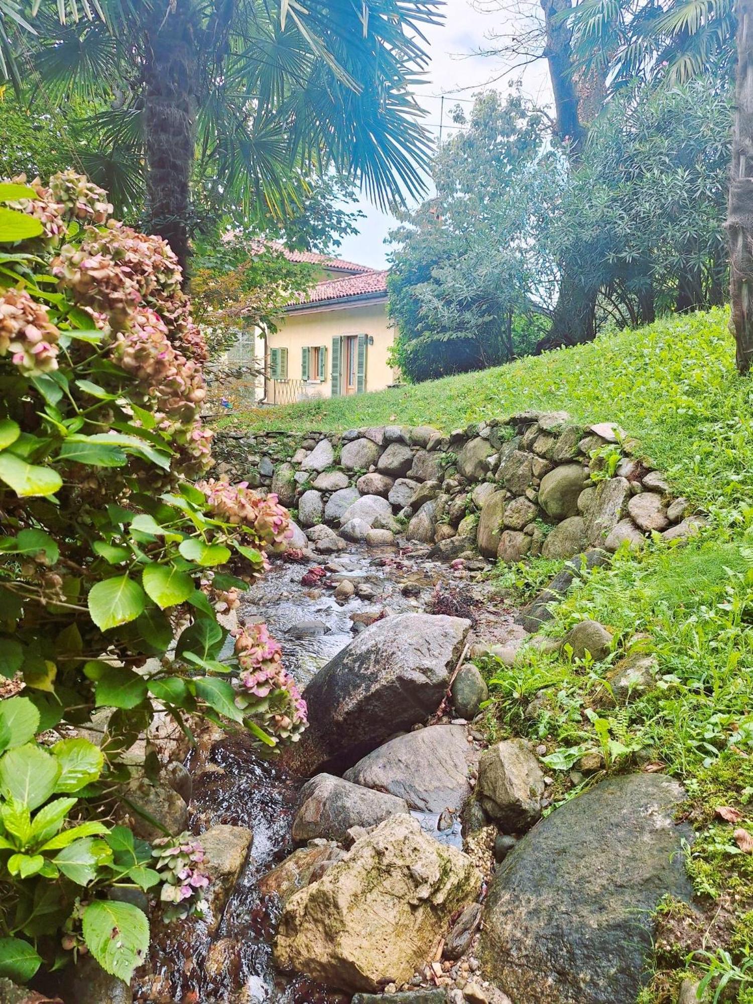 La Dependance Immersa Nel Parco Della Isabella Stresa